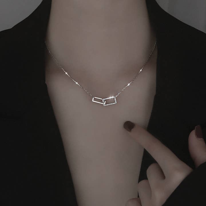 Collana con ciondolo rettangolare Interlock in argento Sterling 925 - ROMA GEMS